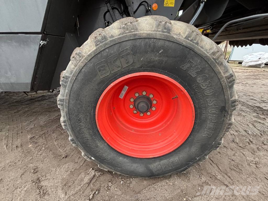 CLAAS Lexion 670 M Kombinované zberacie stroje