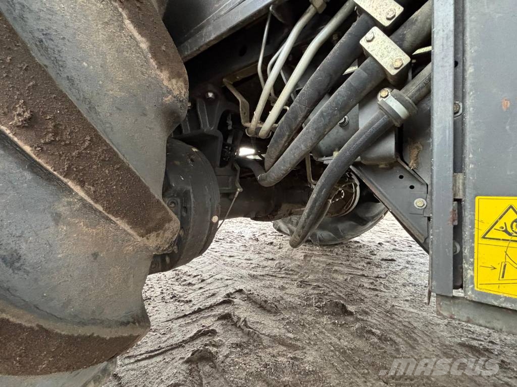 CLAAS Lexion 670 M Kombinované zberacie stroje