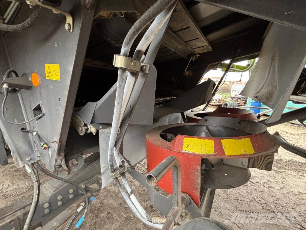 CLAAS Lexion 670 M Kombinované zberacie stroje