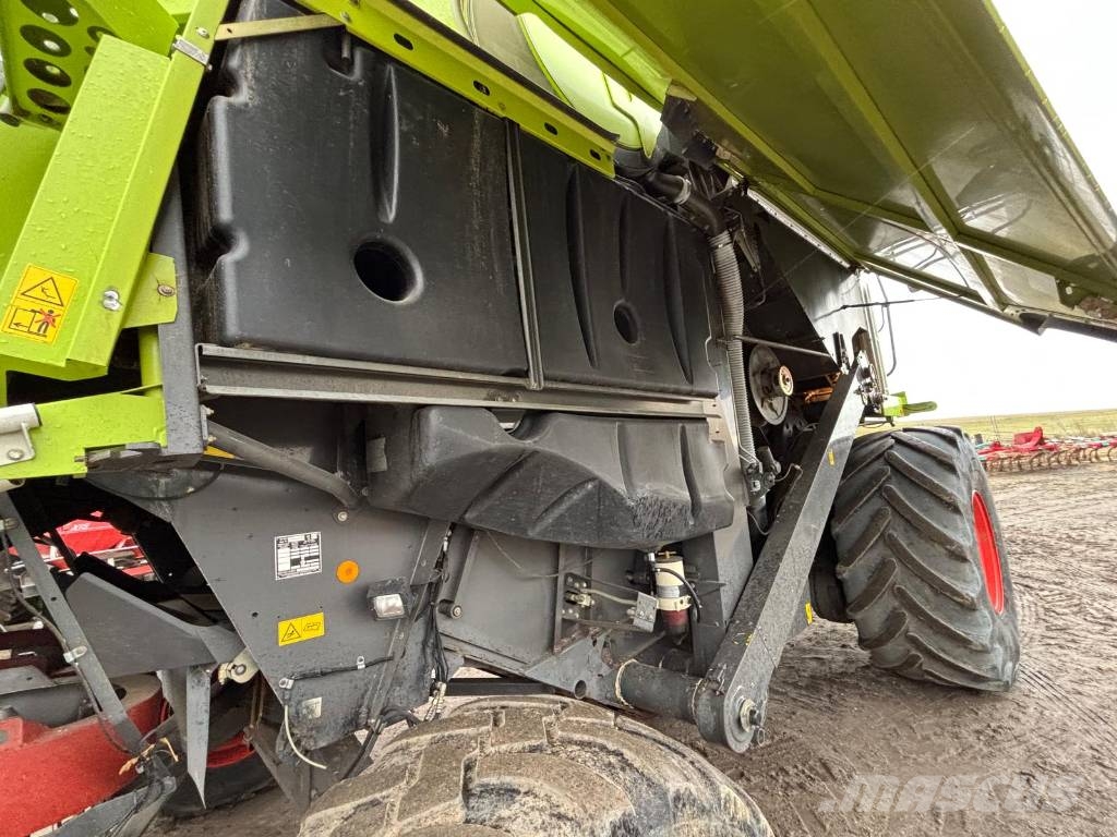 CLAAS Lexion 670 M Kombinované zberacie stroje