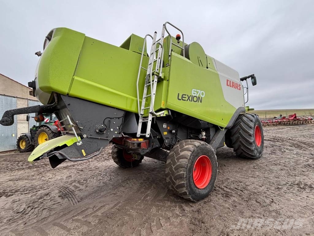 CLAAS Lexion 670 M Kombinované zberacie stroje