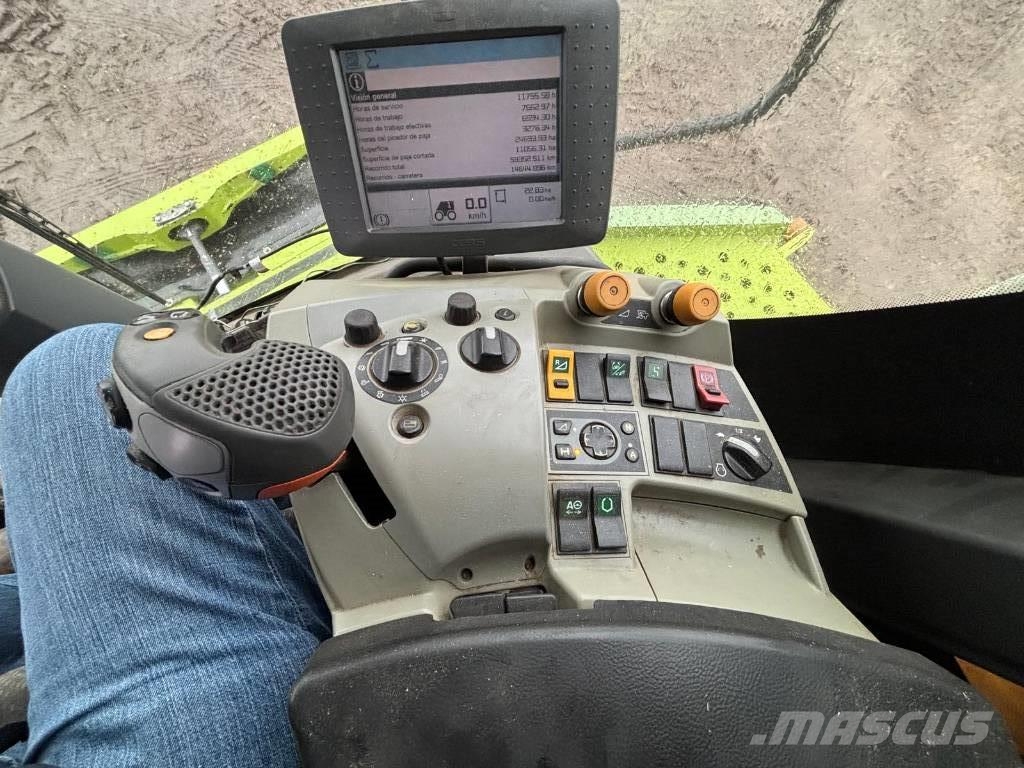 CLAAS Lexion 670 M Kombinované zberacie stroje