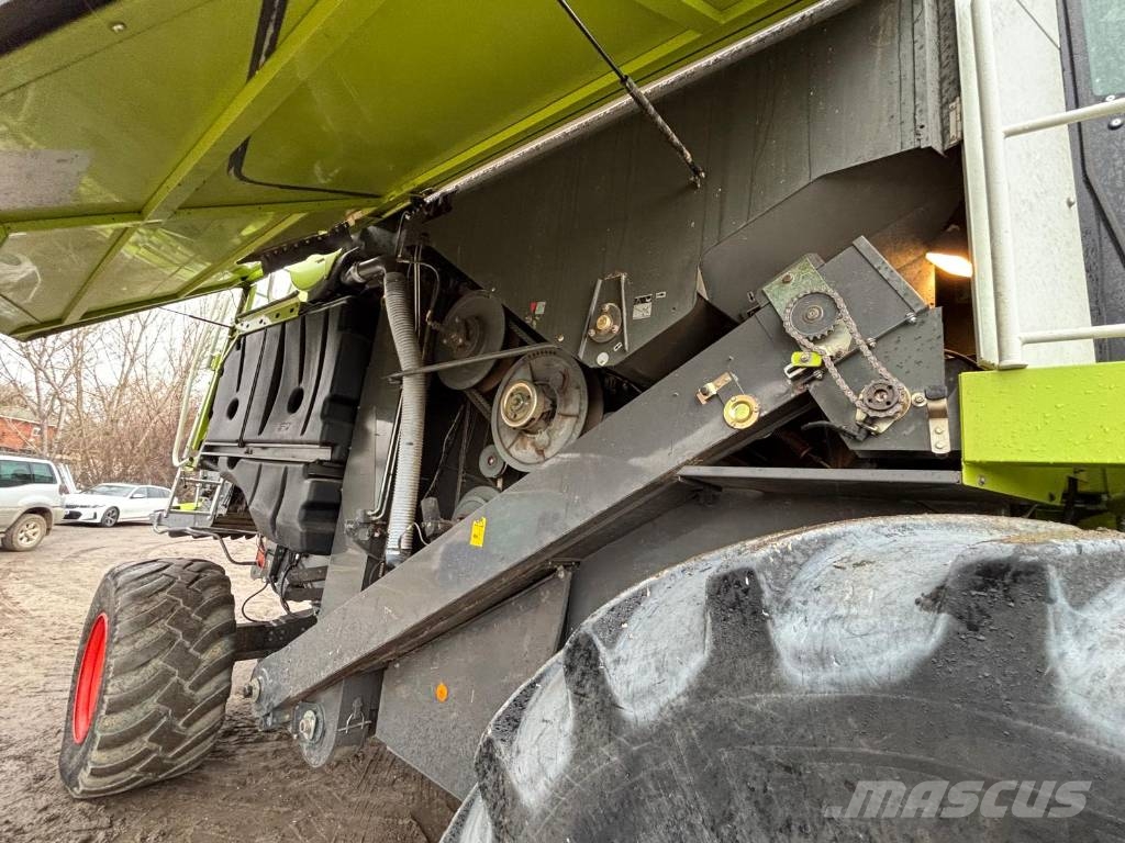 CLAAS Lexion 670 M Kombinované zberacie stroje