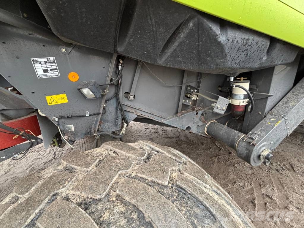CLAAS Lexion 670 M Kombinované zberacie stroje