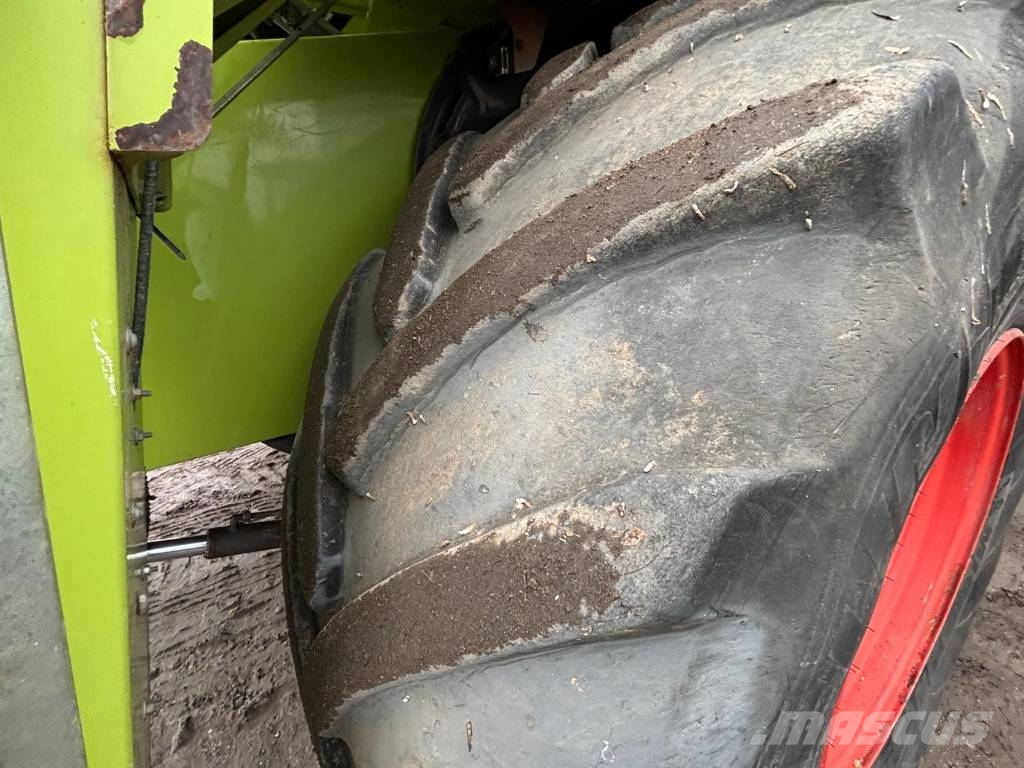 CLAAS Lexion 670 M Kombinované zberacie stroje