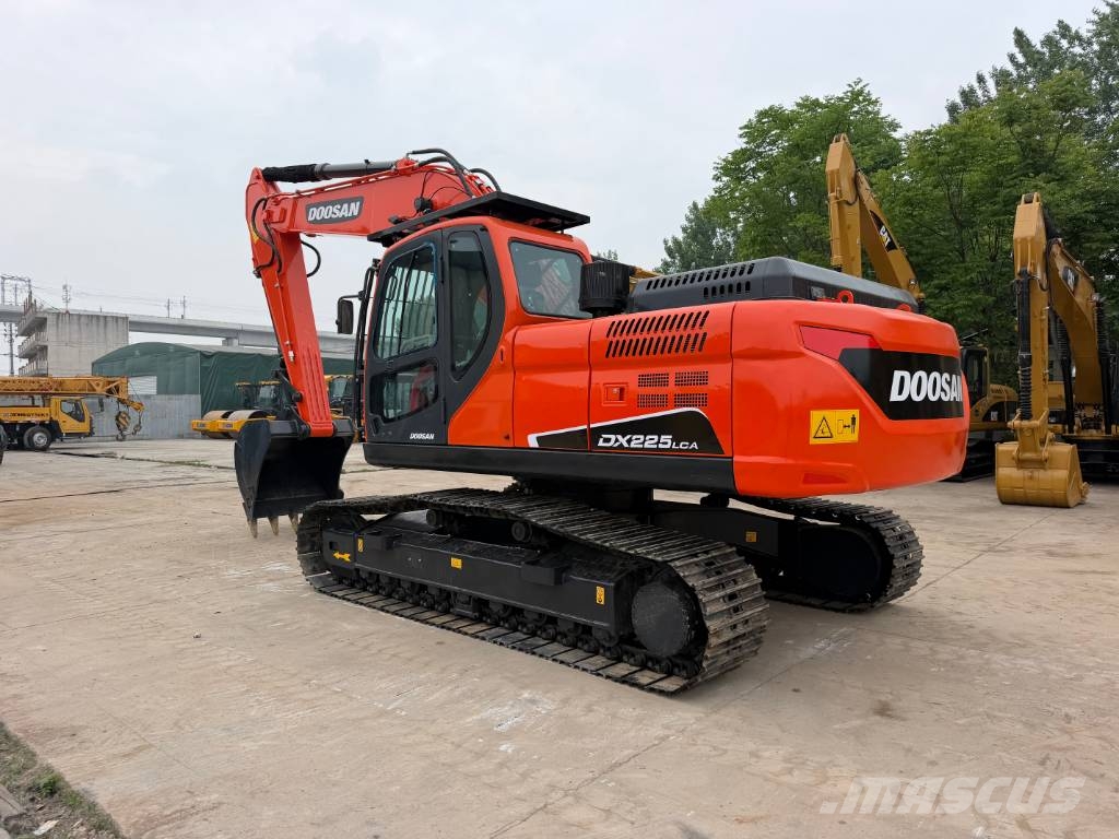 Doosan Dx225 Bagri goseničarji