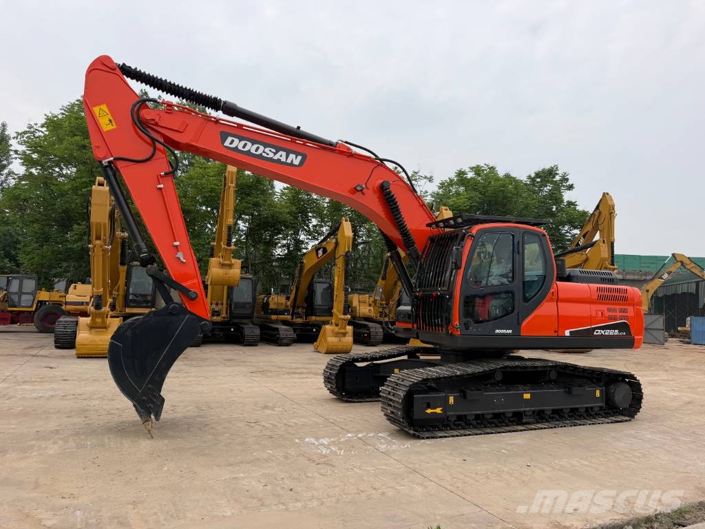 Doosan Dx225 Bagri goseničarji