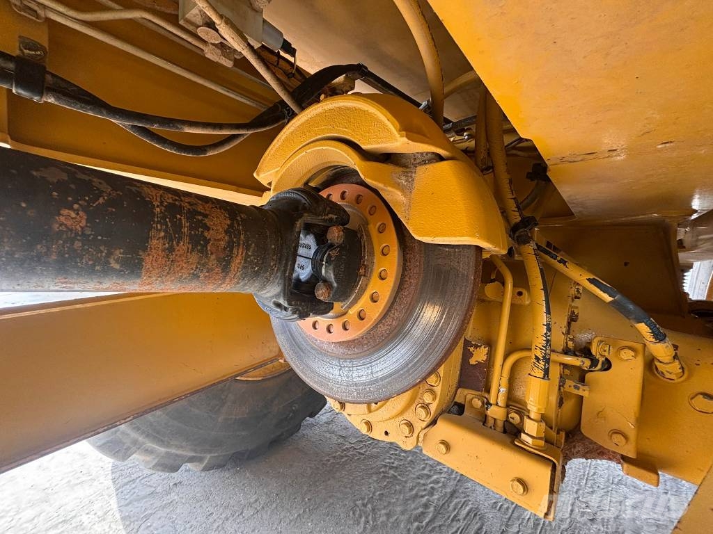 CAT 730 Σπαστό Dump Truck ADT