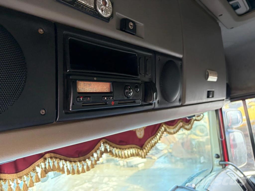 DAF XF 105.410 - Spacecab - Manual - Airco - 2 Tanks - Vilcēji