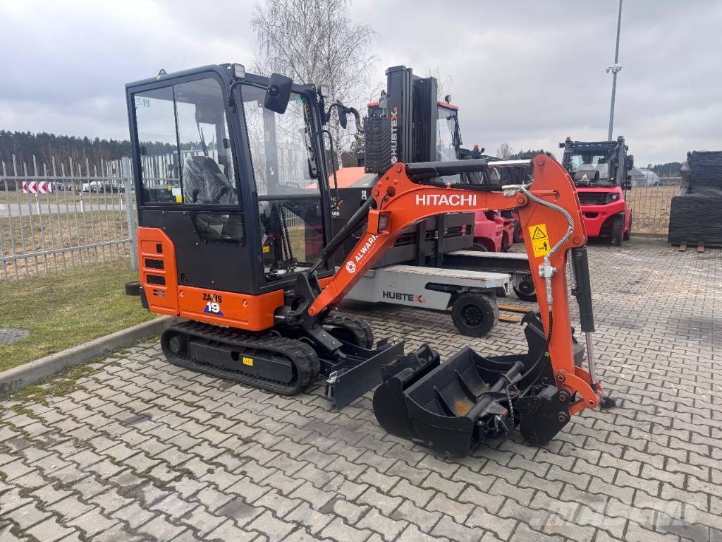 Hitachi ZX 19 U-6 Minikaivukoneet < 7t