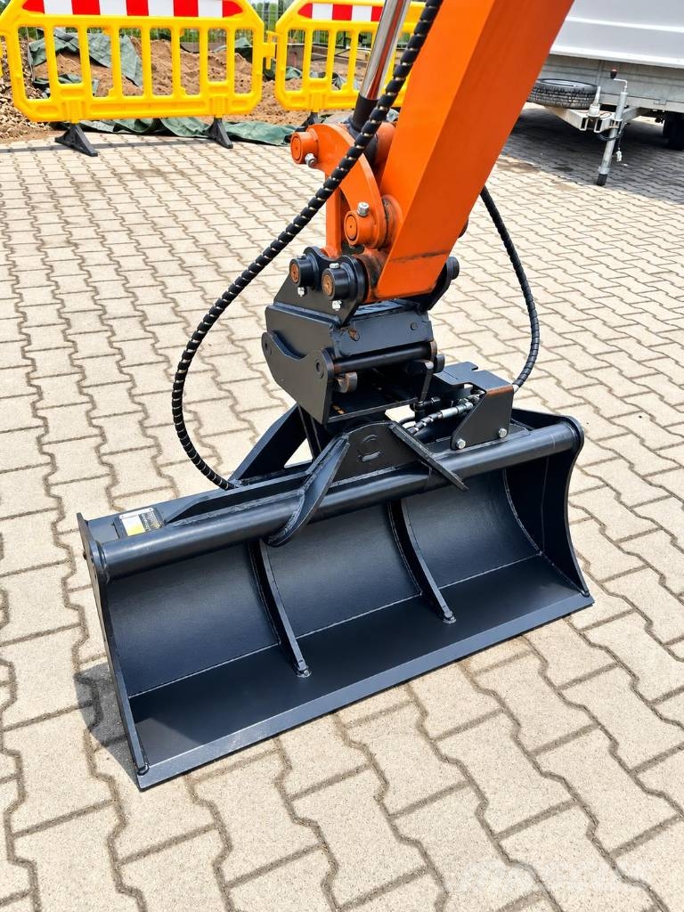 Hitachi ZX 19 U-6 ミニ油圧ショベル 7t以下(ミニユンボ・ミニディガー)