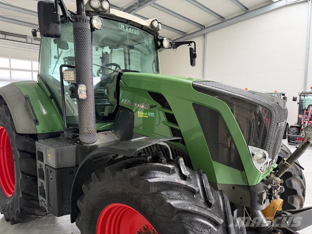 Fendt 828 Vario Profi Tractors