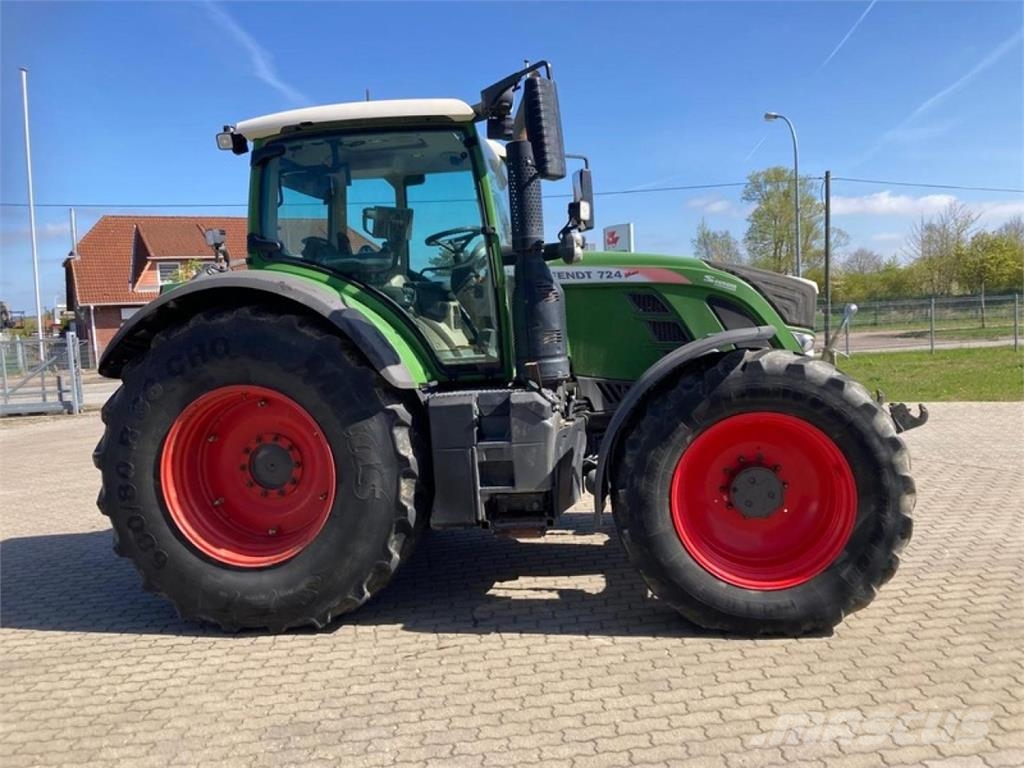 Fendt 724 VARIO Traktoren
