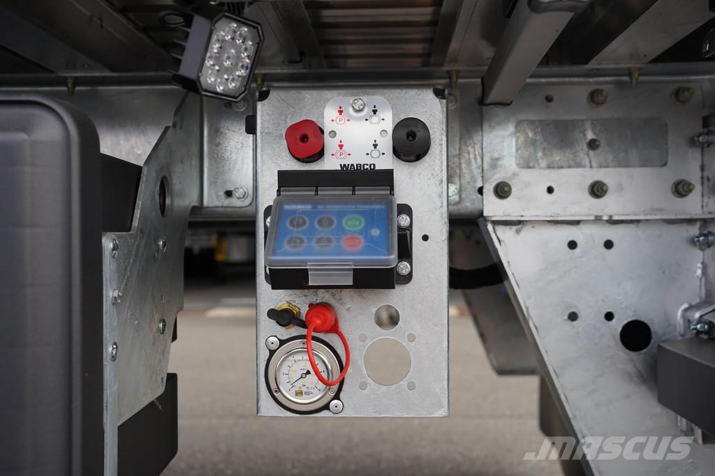 Kraker K-Force self steering axle. Multiple in stock Schuifvloeropleggers