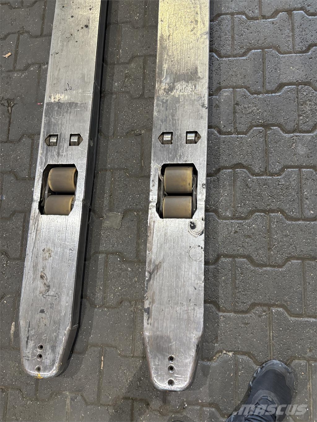 Jungheinrich ECE 225 (2400 mm) Niskopodizni komisioni viličar