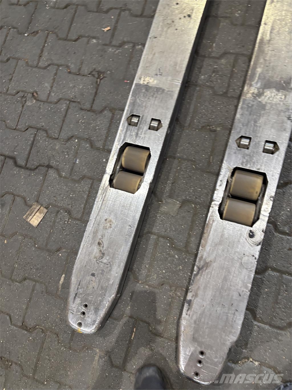 Jungheinrich ECE 225 (2400 mm) Nízkozdvižné vozíky