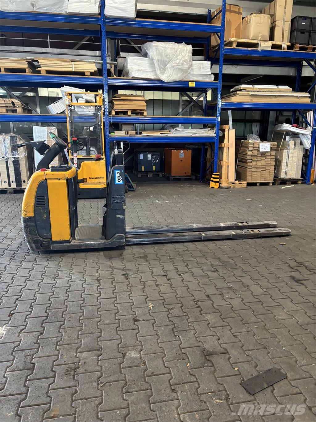 Jungheinrich ECE 225 (2400 mm) Nízkozdvižné vozíky