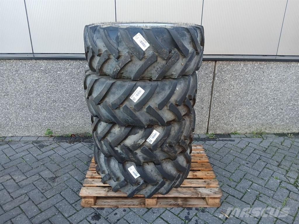 Continental 325/70R18-Tire/Reifen/Band Pneus, rodas e aros