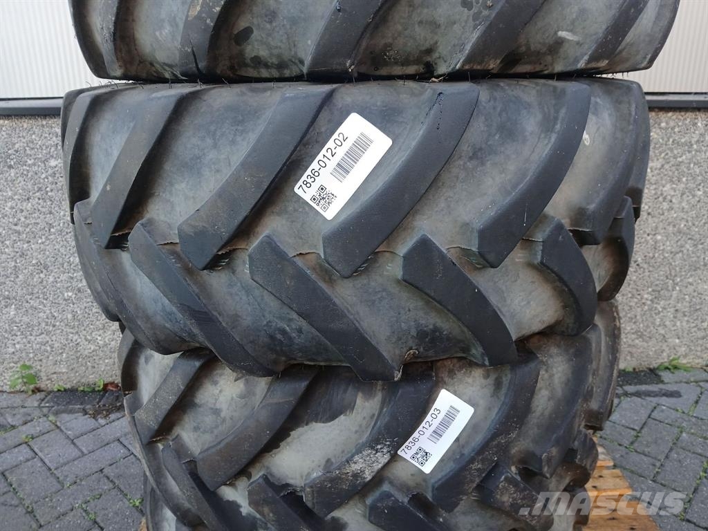 Continental 325/70R18-Tire/Reifen/Band Gume, kolesa in platišča