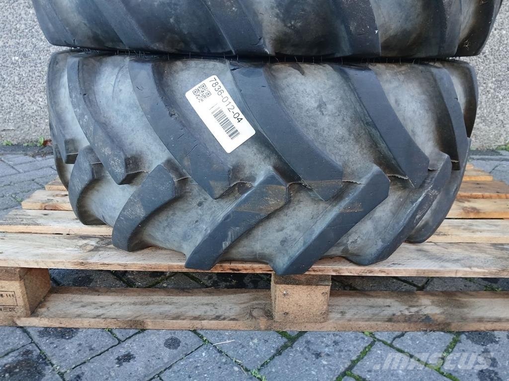 Continental 325/70R18-Tire/Reifen/Band Gume, kolesa in platišča