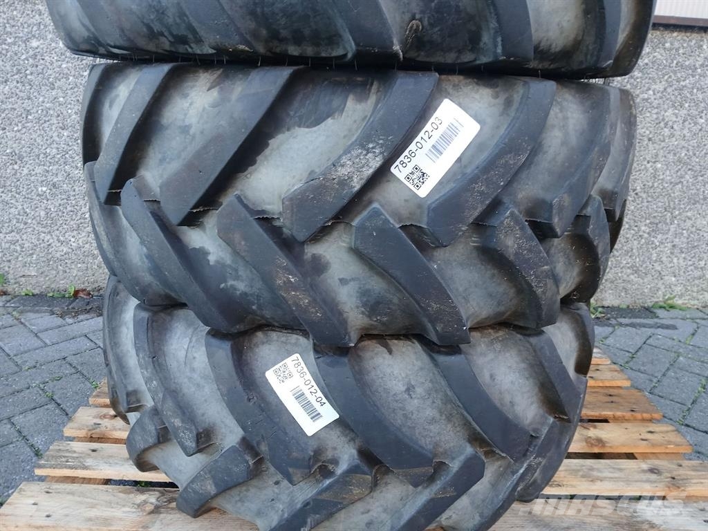Continental 325/70R18-Tire/Reifen/Band Gume, kolesa in platišča