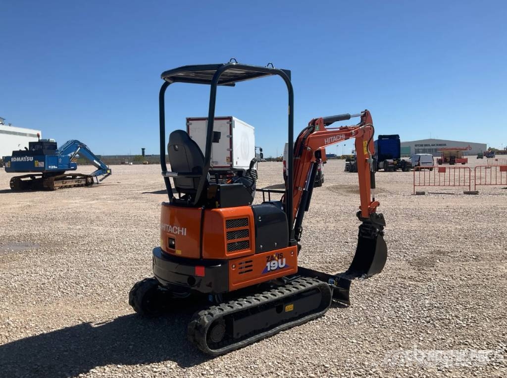 Мини-экскаватор Hitachi ZX 19 U, Цена: 200 616 ₴, Год выпуска
