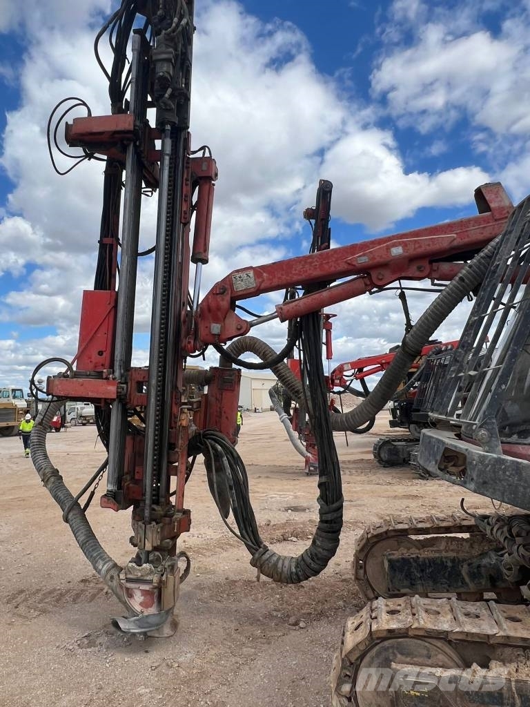 Sandvik DX 800 Perforadora de superficie