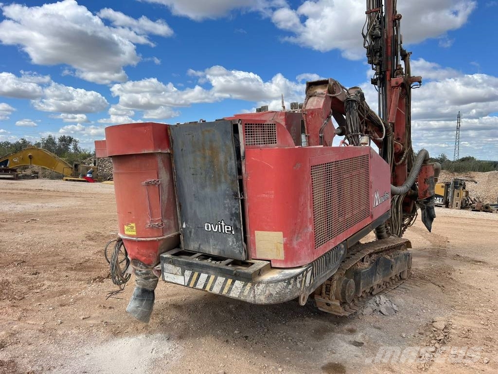 Sandvik DX 800 Perforadora de superficie