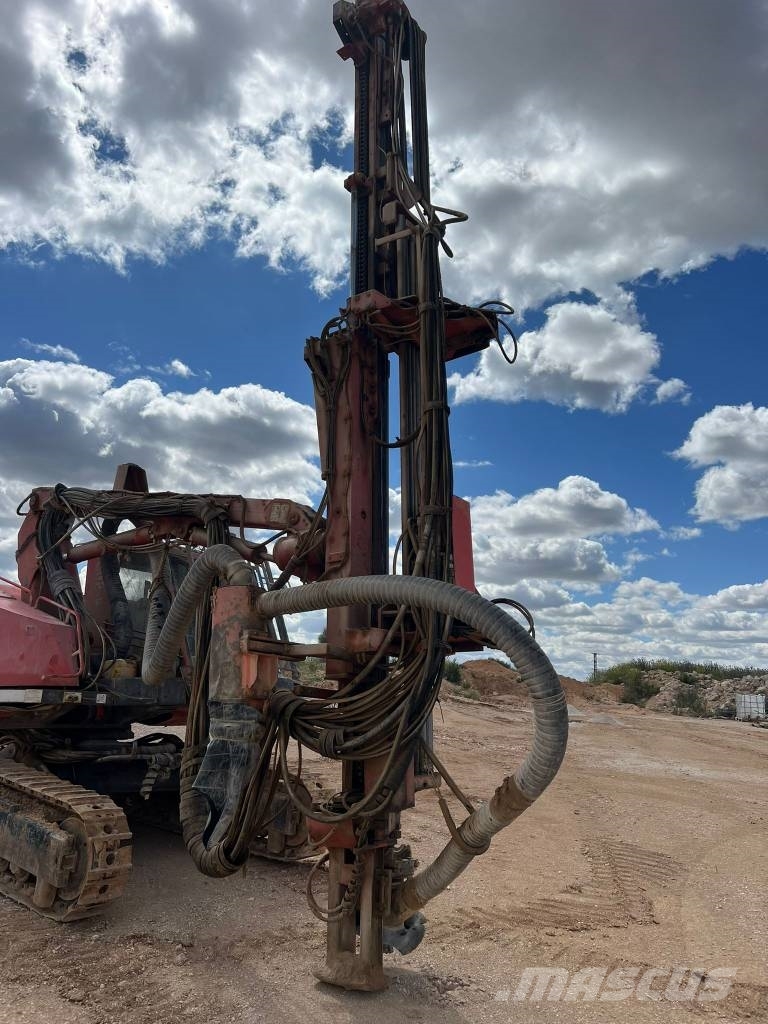 Sandvik DX 800 Perforadora de superficie