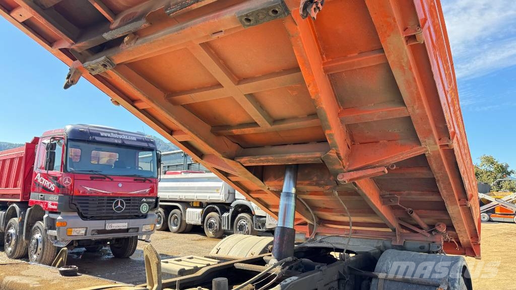 Mercedes-Benz ATEGO 1823 4X2 3 sided tipper Kallurid