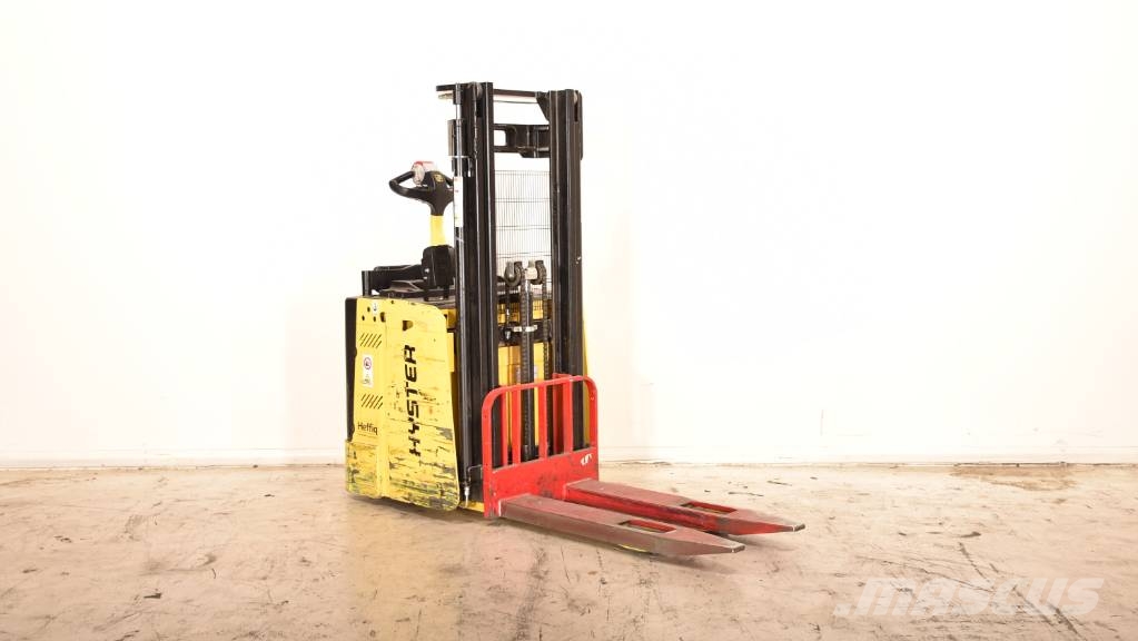 Hyster S1.5S Elektromos gyalogkíséretű targoncák