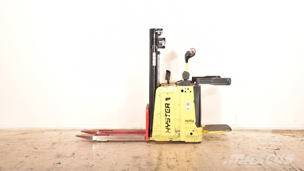 Hyster S1.5S Elektromos gyalogkíséretű targoncák