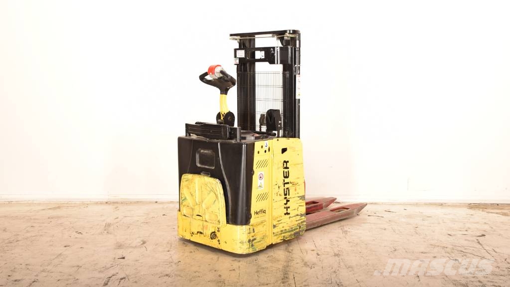 Hyster S1.5S Elektromos gyalogkíséretű targoncák