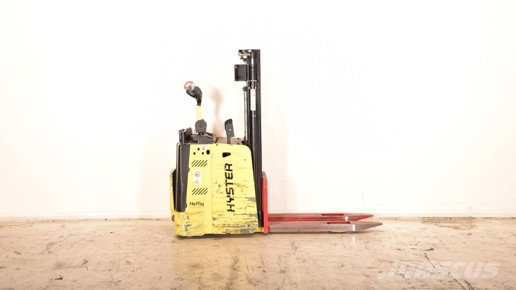 Hyster S1.5S Elektromos gyalogkíséretű targoncák