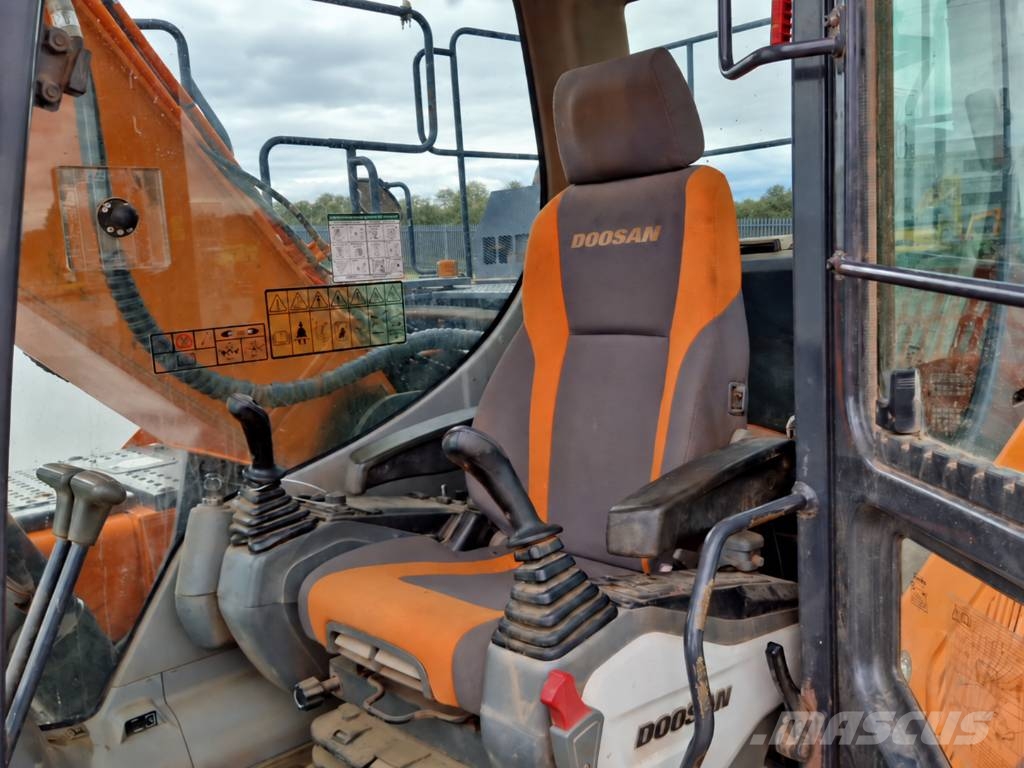 Doosan DX 225 LC-5 حفارات زحافة