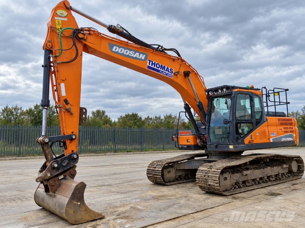 Doosan DX 225 LC-5 حفارات زحافة