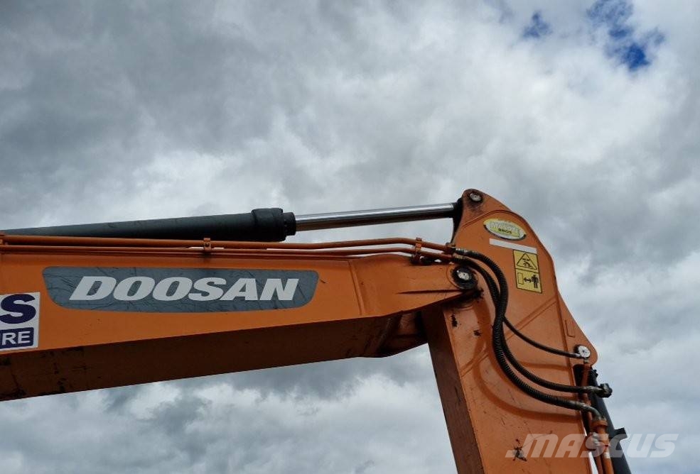 Doosan DX 225 LC-5 حفارات زحافة
