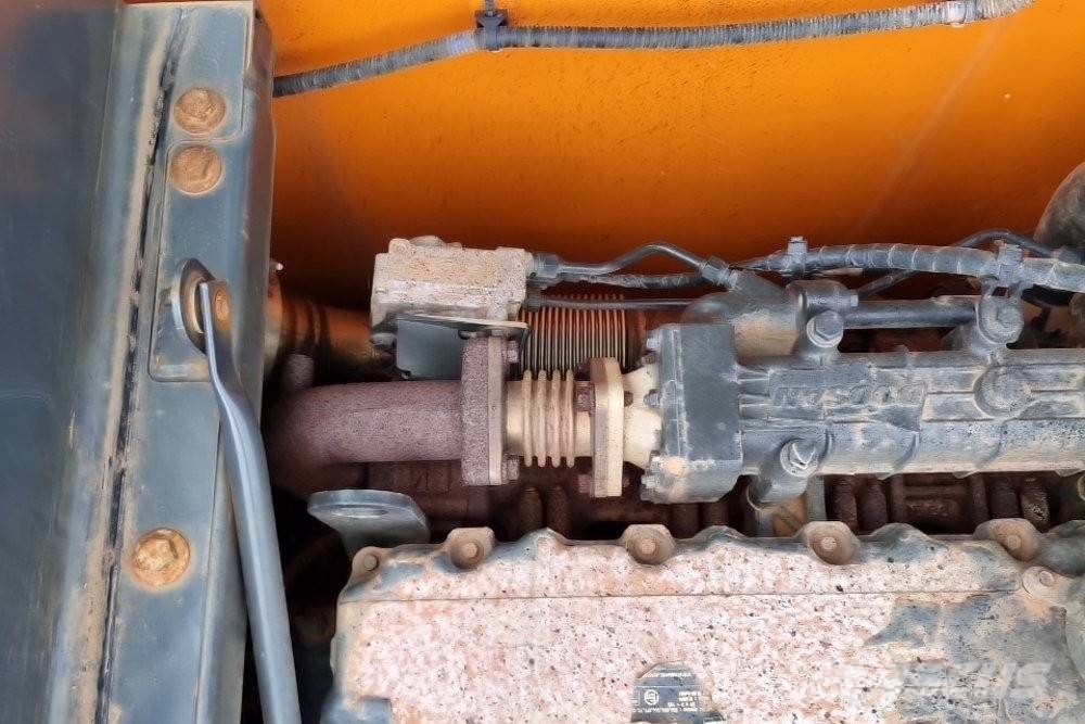 Doosan DX 225 LC-5 حفارات زحافة