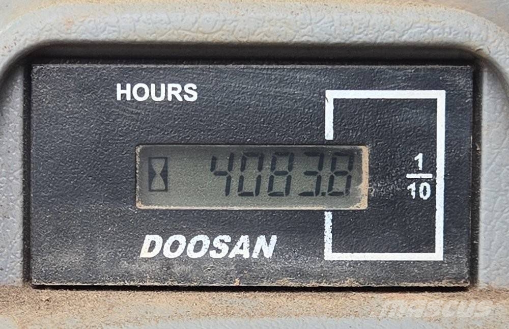Doosan DX 225 LC-5 حفارات زحافة