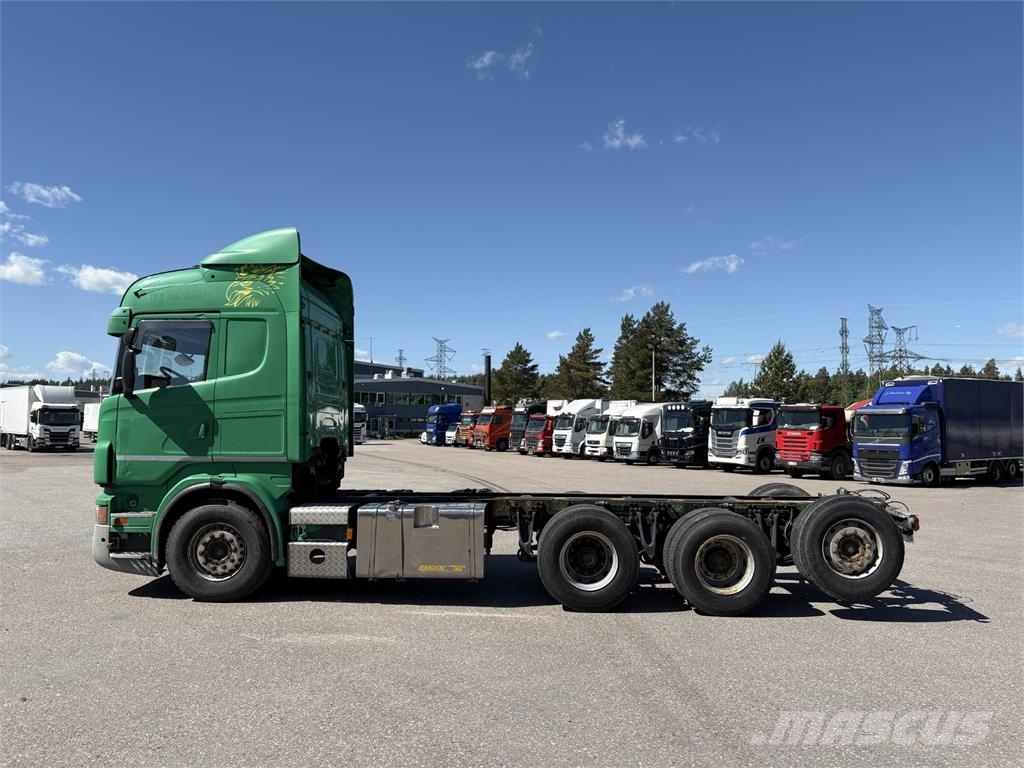 Scania R730 8x4 alusta Camiones con chasís y cabina