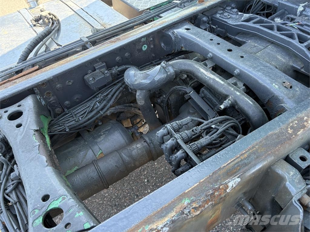 Scania R730 8x4 alusta Camiones con chasís y cabina