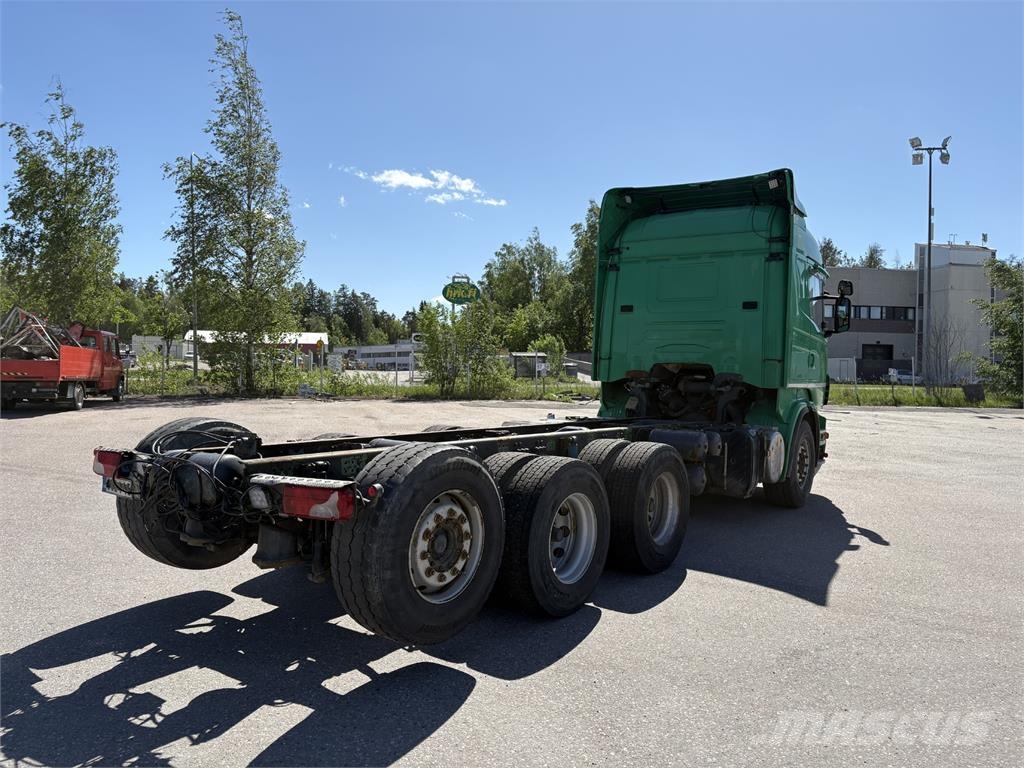 Scania R730 8x4 alusta Camiones con chasís y cabina