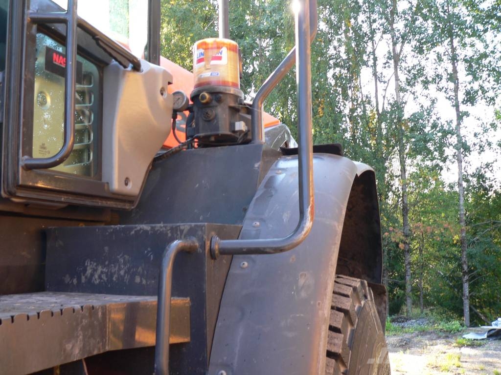 Hitachi ZW 250-5B Rataslaadurid