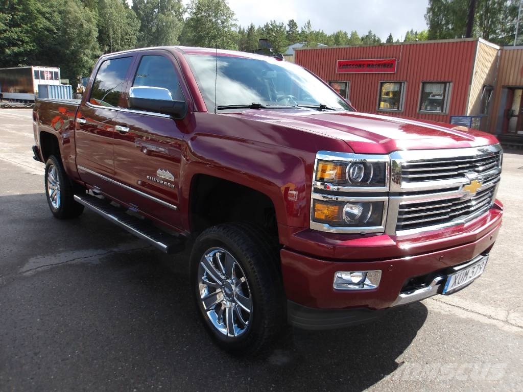 Chevrolet Silverado High Country med 6 Tums höjning Pickup/planbiler