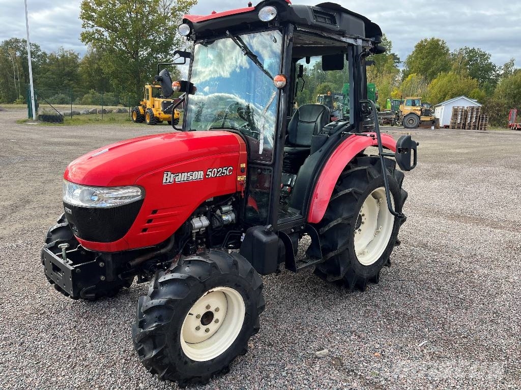 Branson 5025 C Dismantled. Only spare parts Tractors