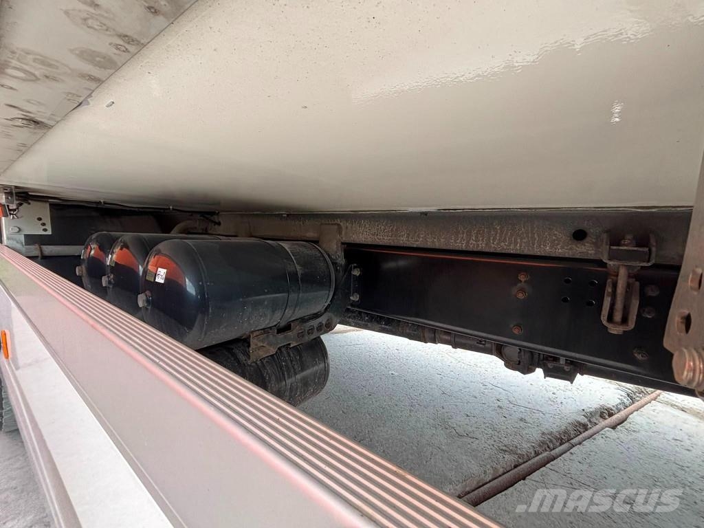 Scania P 370 6x2*4 RETARDER / BOX L=8451 mm Camiones con caja de remolque