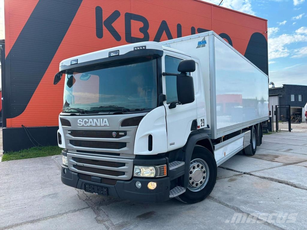 Scania P 370 6x2*4 RETARDER / BOX L=8451 mm Camiones con caja de remolque