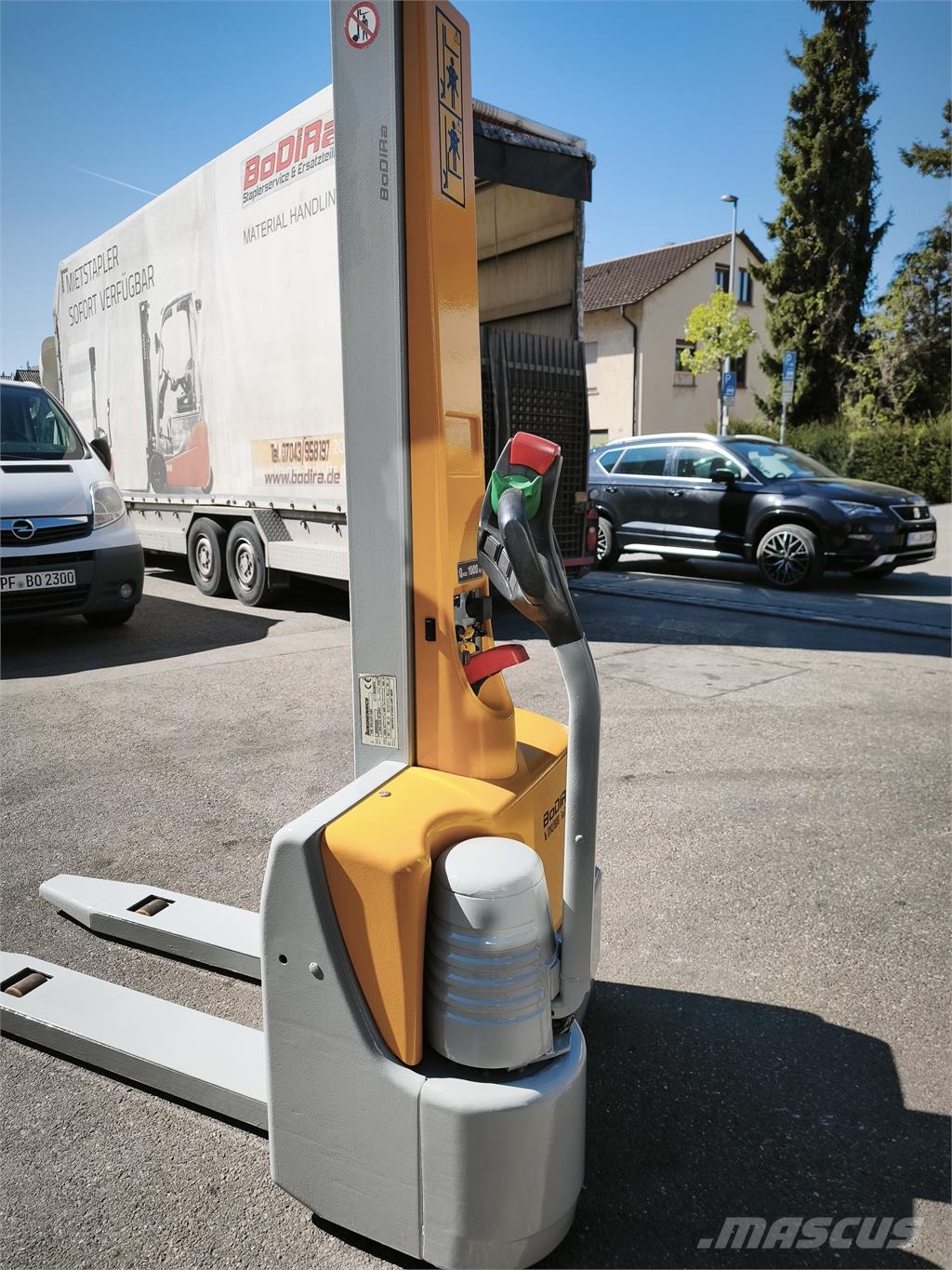 Jungheinrich EMC 10G Samohybné vozíky