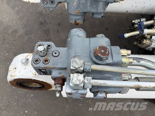 Liebherr R 944 C DEMOLITION HYDRAULIC CYLINDER COMPLET 液压