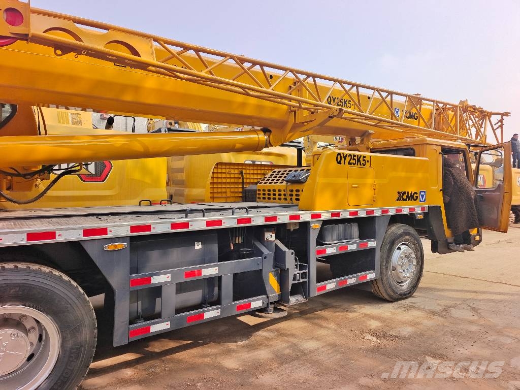 XCMG 25 Ton Truck Mounted Crane China Largest Supplier Grúas de oruga